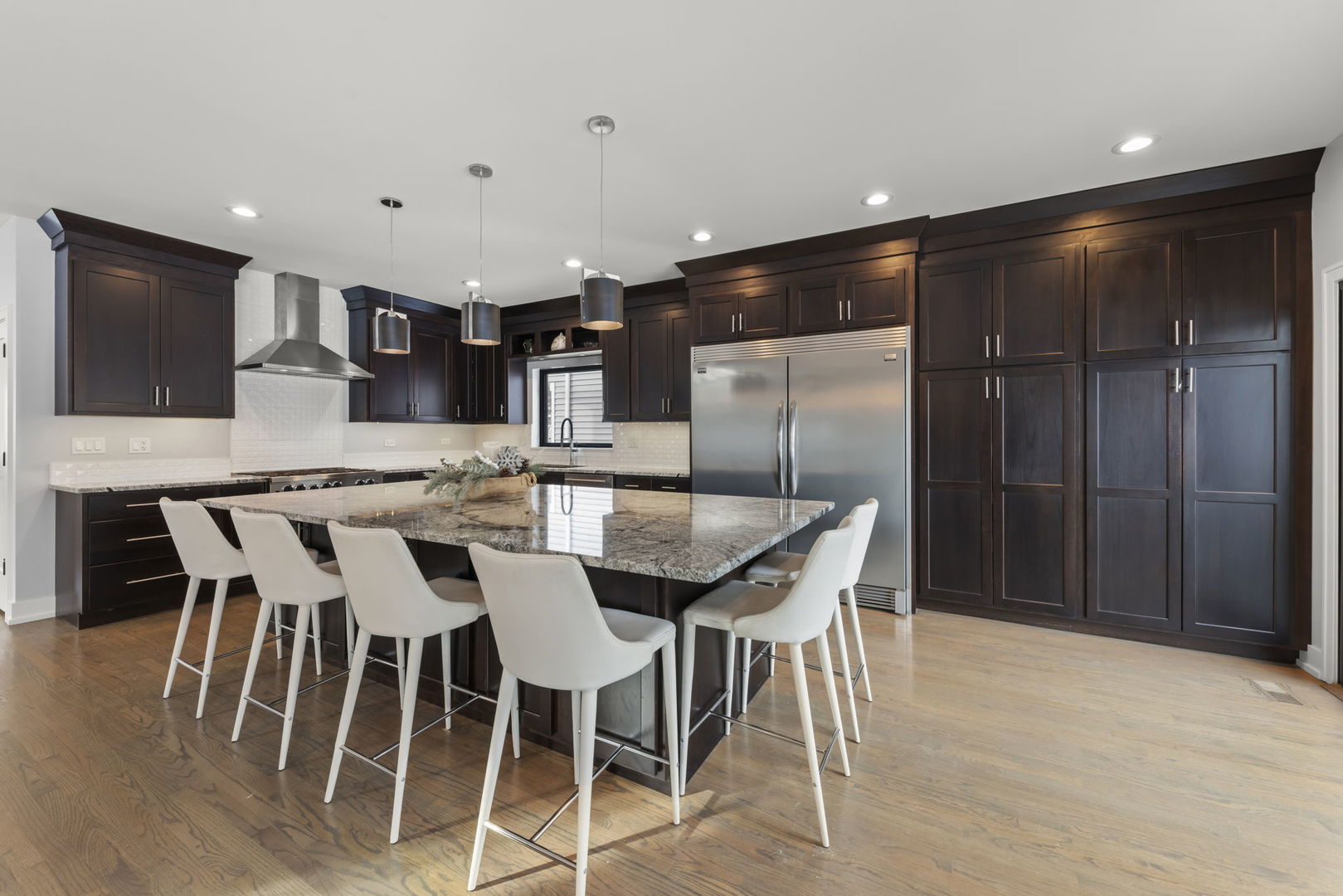 5335 Blodgett Avenue, Downers Grove, IL 60515