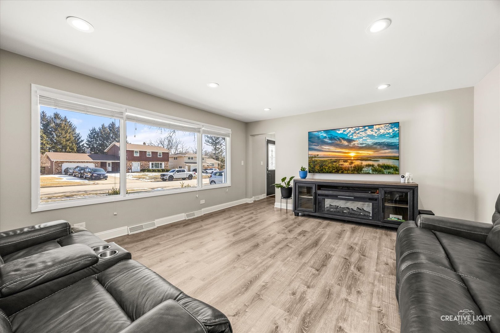 764 Scott Drive, Elgin, IL 60123