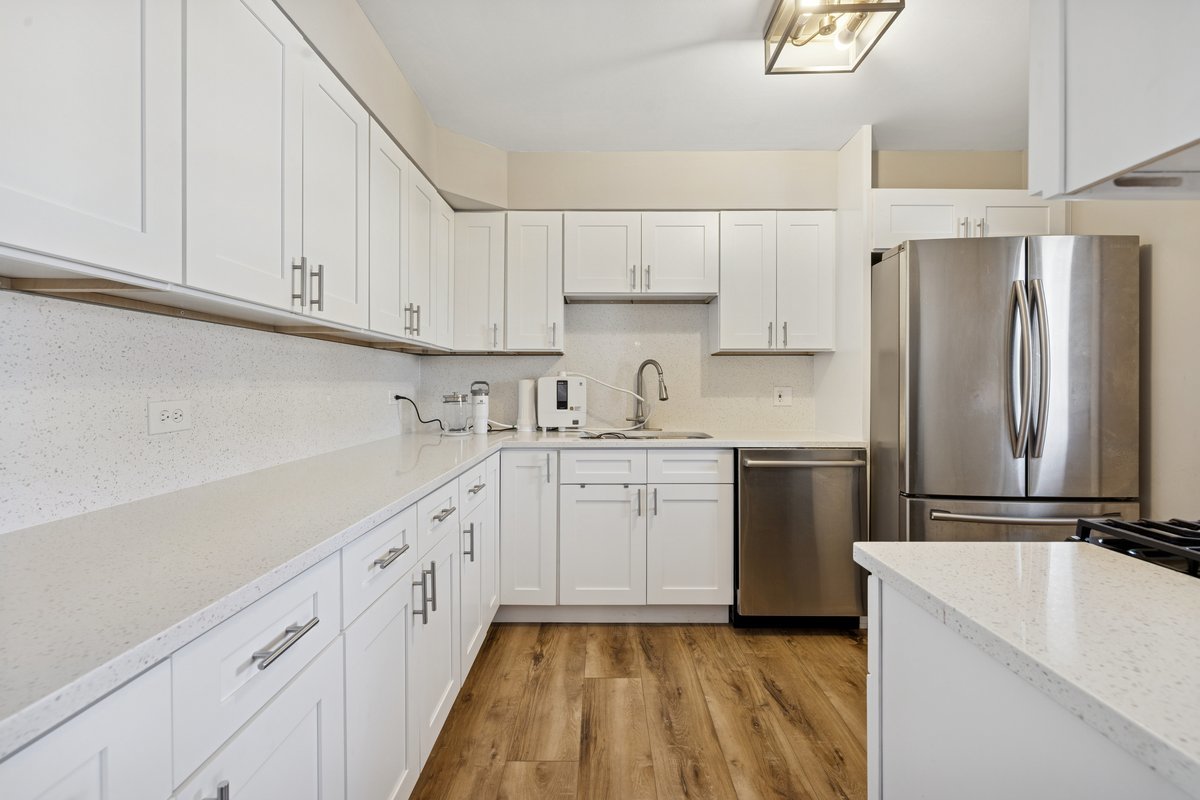 18508 Woodland Terrace, Gurnee, IL 60031