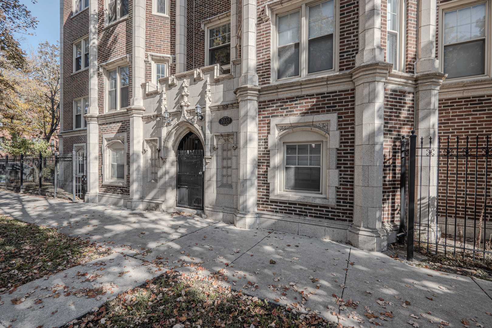 7037 Crandon Avenue, Chicago, IL 60649