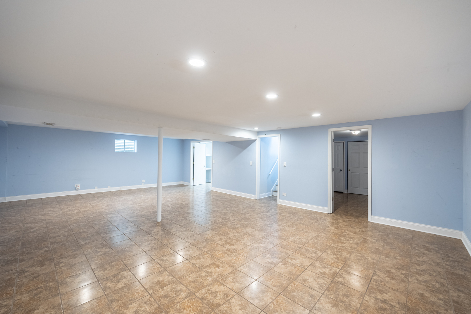 672 Natoma Court, Elgin, IL 60120