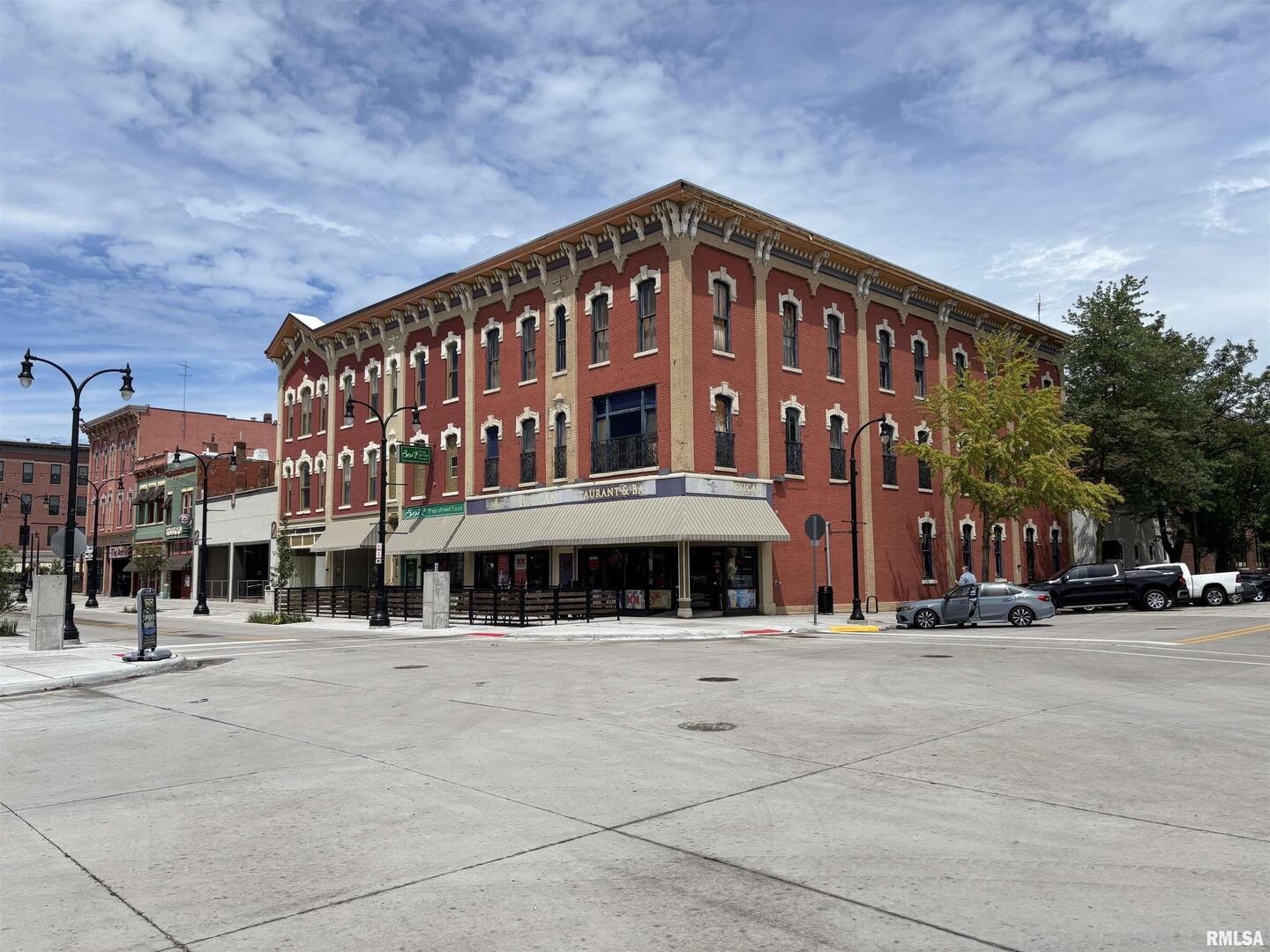 1821-1829 2ND Avenue, Rock Island, IL 61201