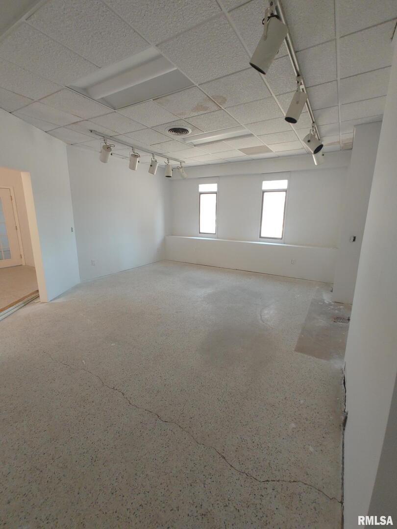 814 RIVER Drive, Davenport, IA 52803