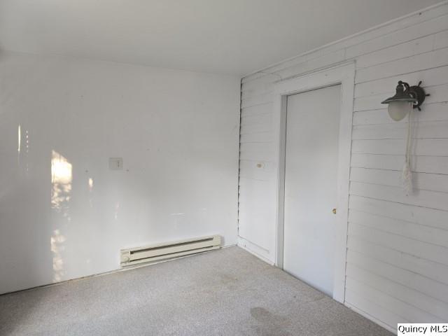 405 Main, Laharp(*), IL 61450