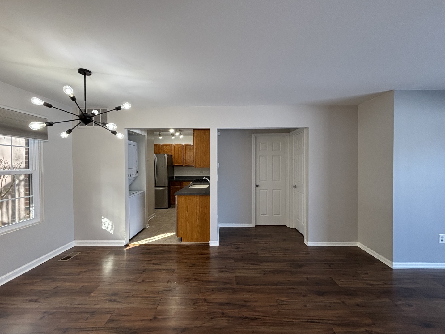 367 Sandhurst Circle, Glen Ellyn, IL 60137