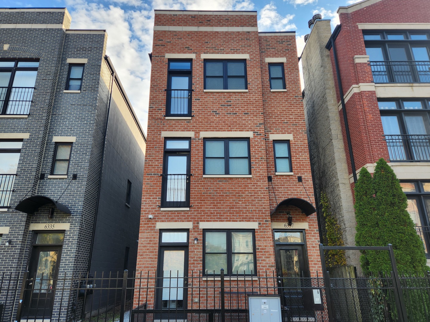 6337 Ellis Avenue, Chicago, IL 60637