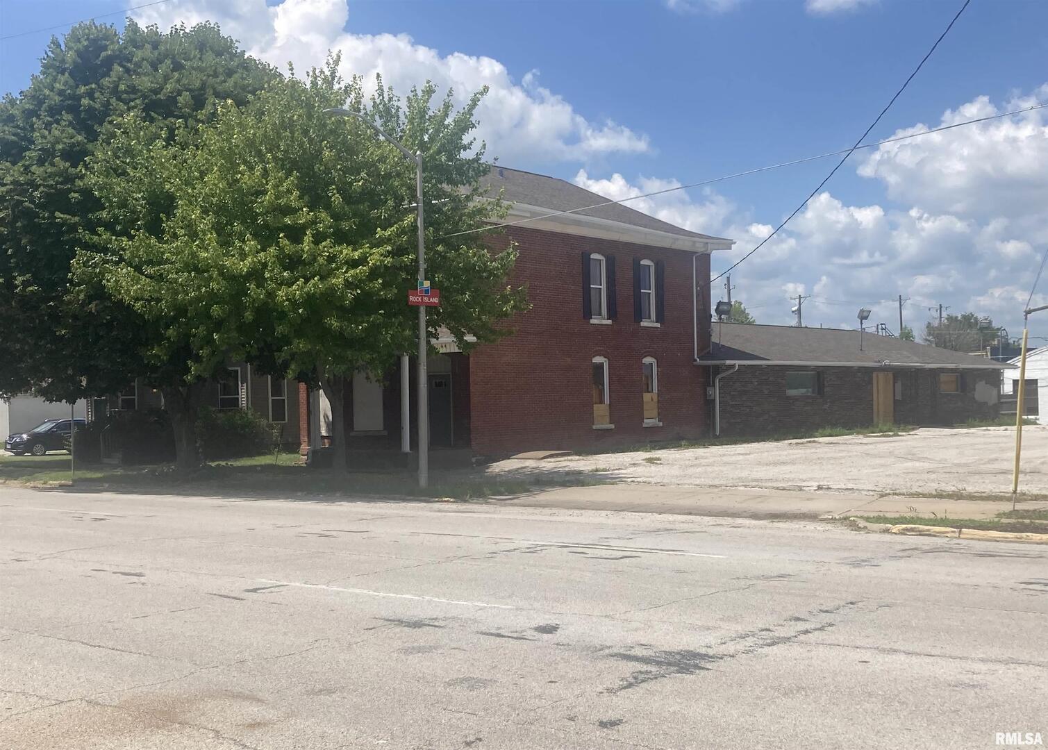 2317 4TH Avenue, Rock Island, IL 61201