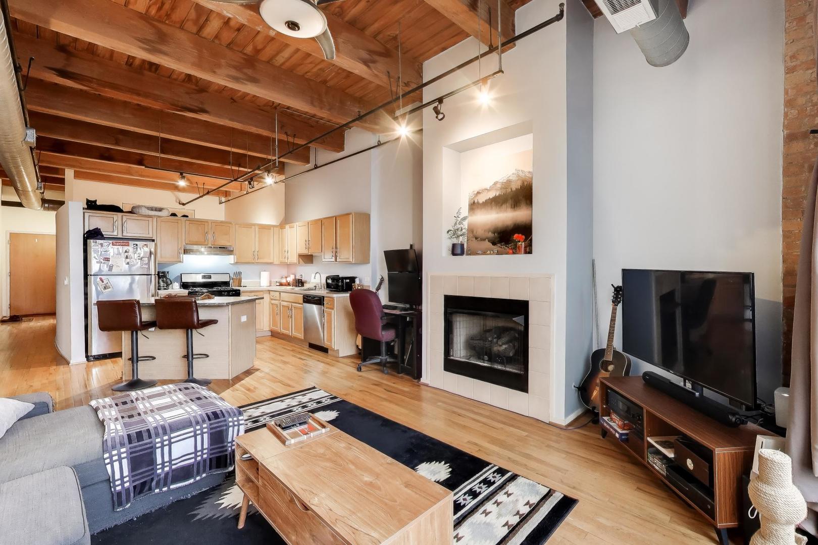 1250 Van Buren Street, Chicago, IL 60607