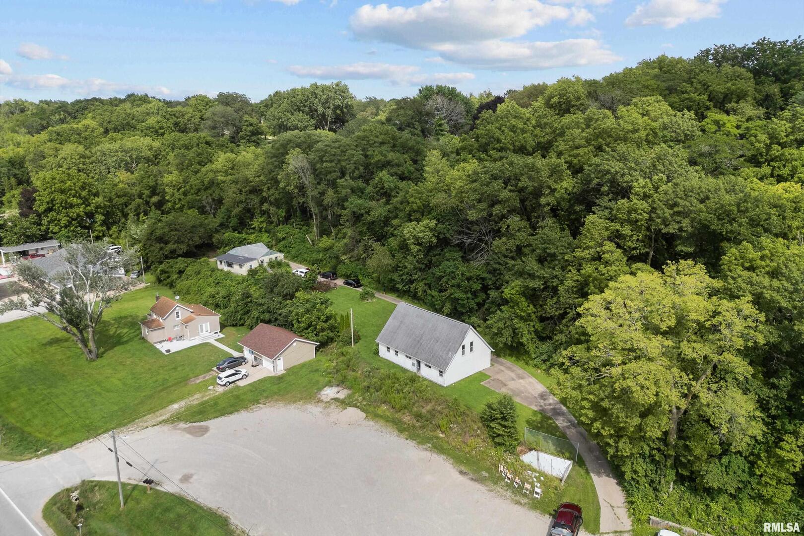 242 STATE Avenue, Hampton, IL 61256-9638