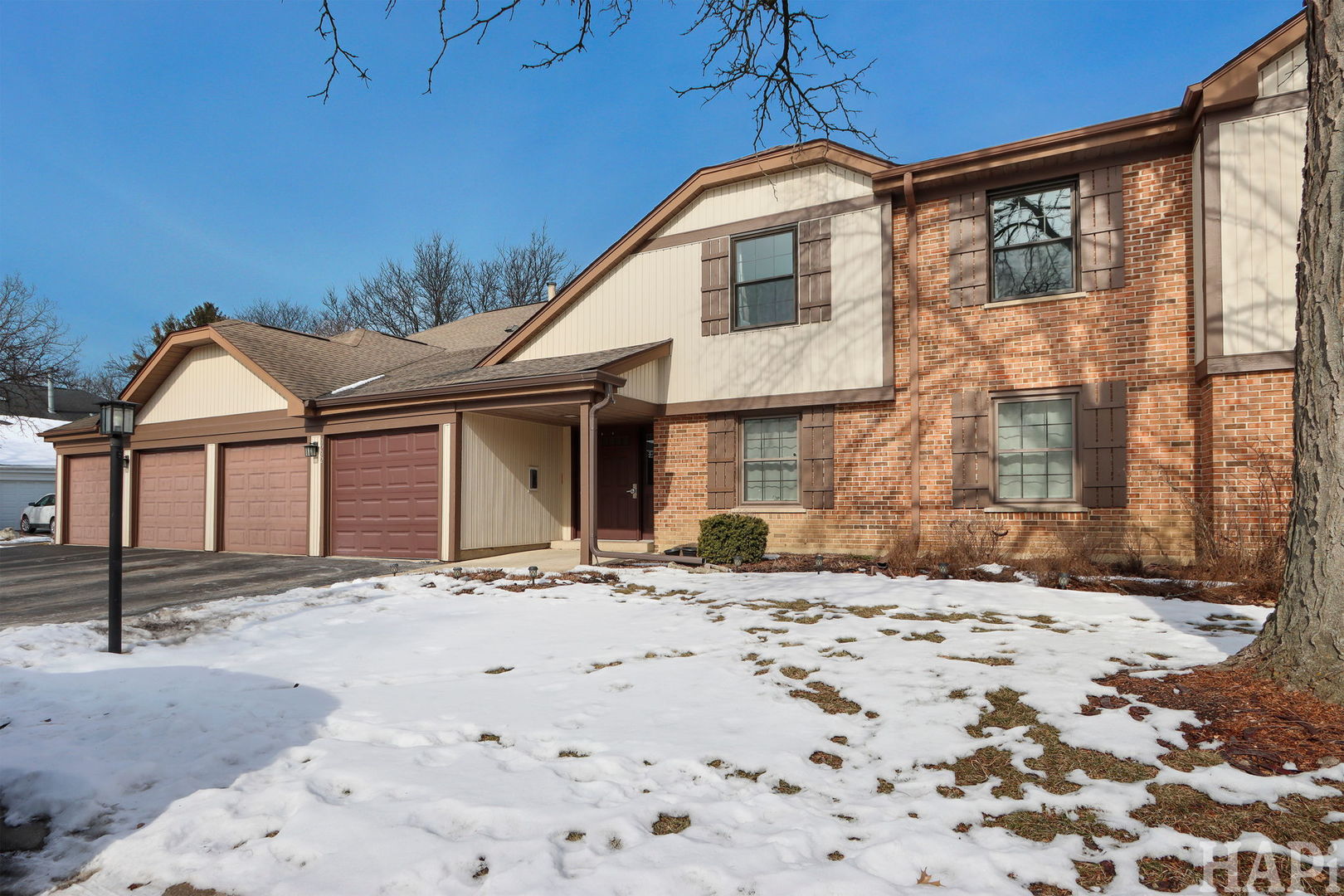 1232 Plum Tree Court, Schaumburg, IL 60193