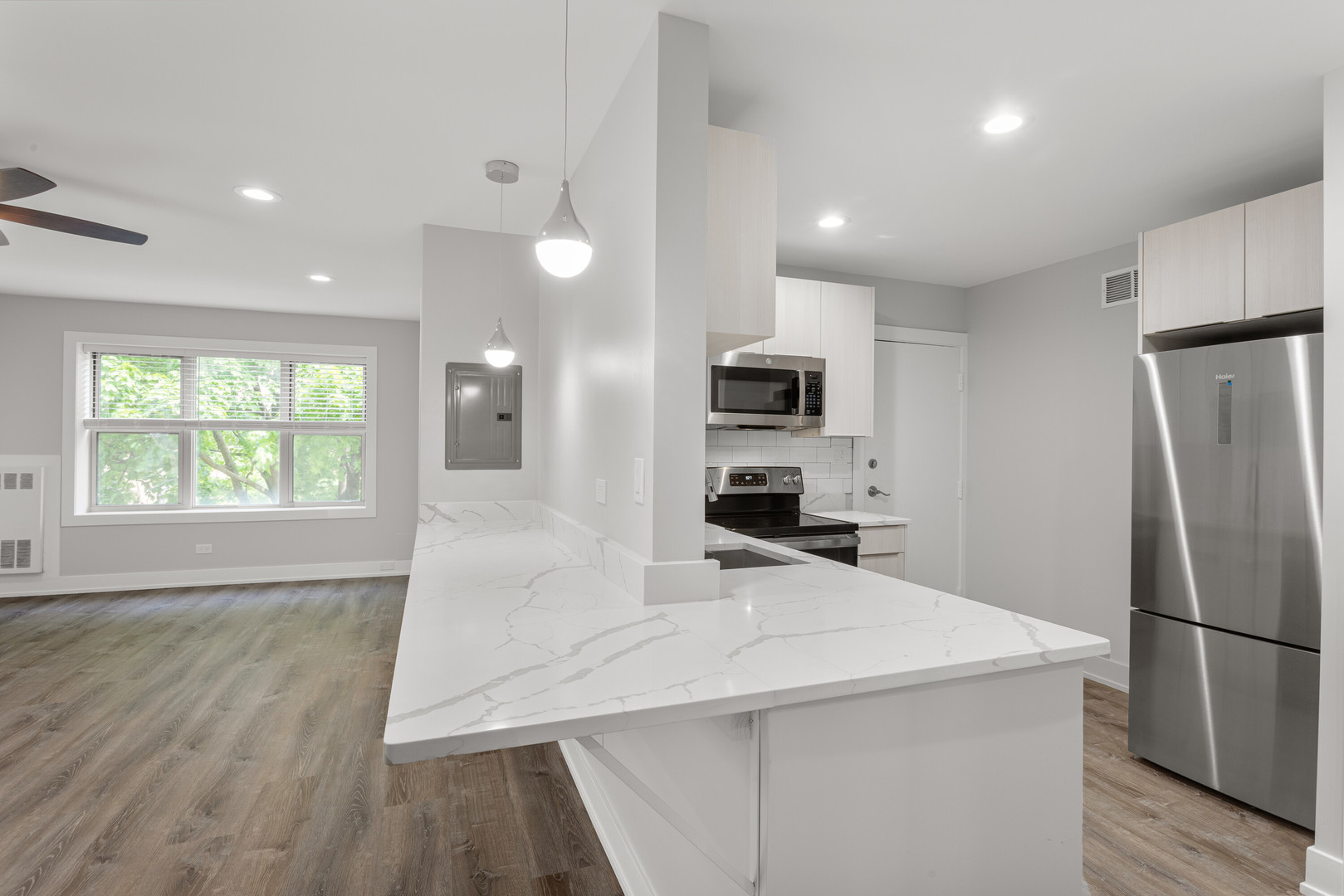 1303 Estes Avenue, Chicago, IL 60626