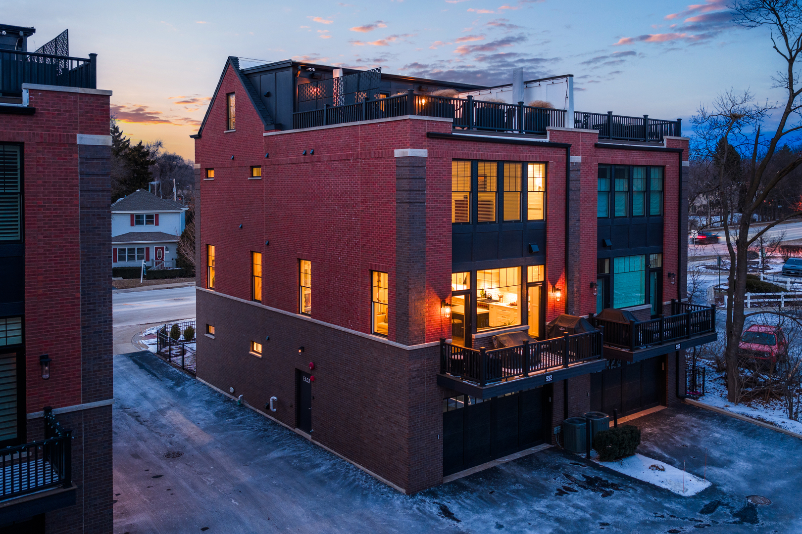 932 Chicago Avenue, Naperville, IL 60540