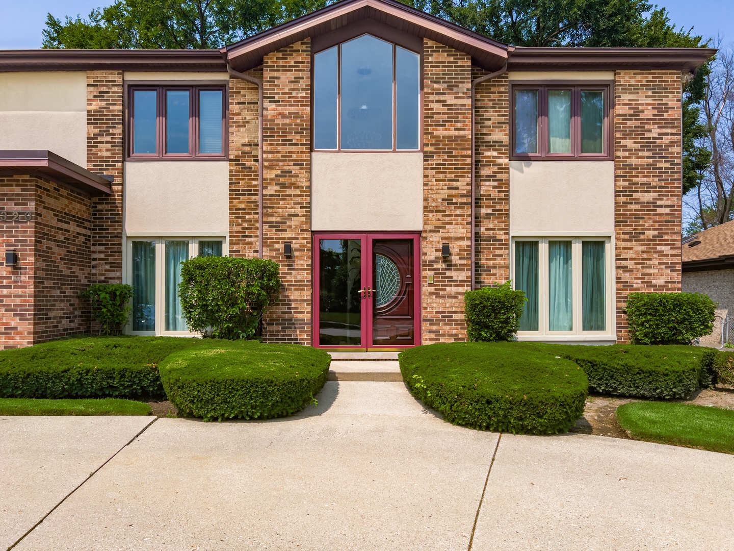 3320 Lakewood Court, Glenview, IL 60025