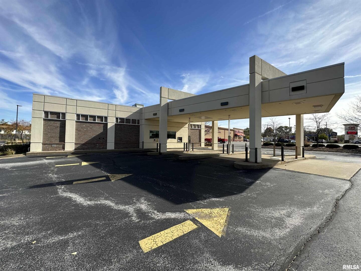 2222 41ST Street, Moline, IL 61265