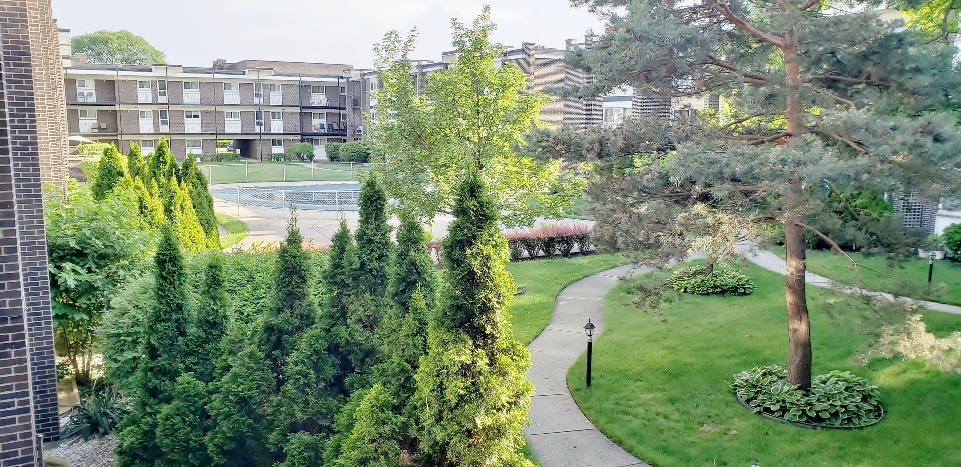 10116 Peach Parkway, Skokie, IL 60076