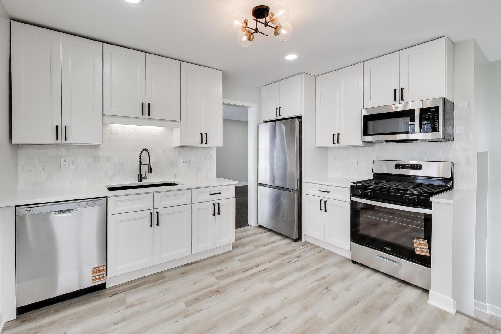 2431 Ernst Street, Franklin Park, IL 60131