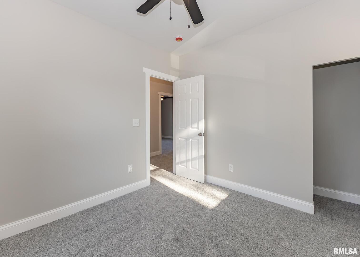 924 3RD Street, Clinton, IA 52732