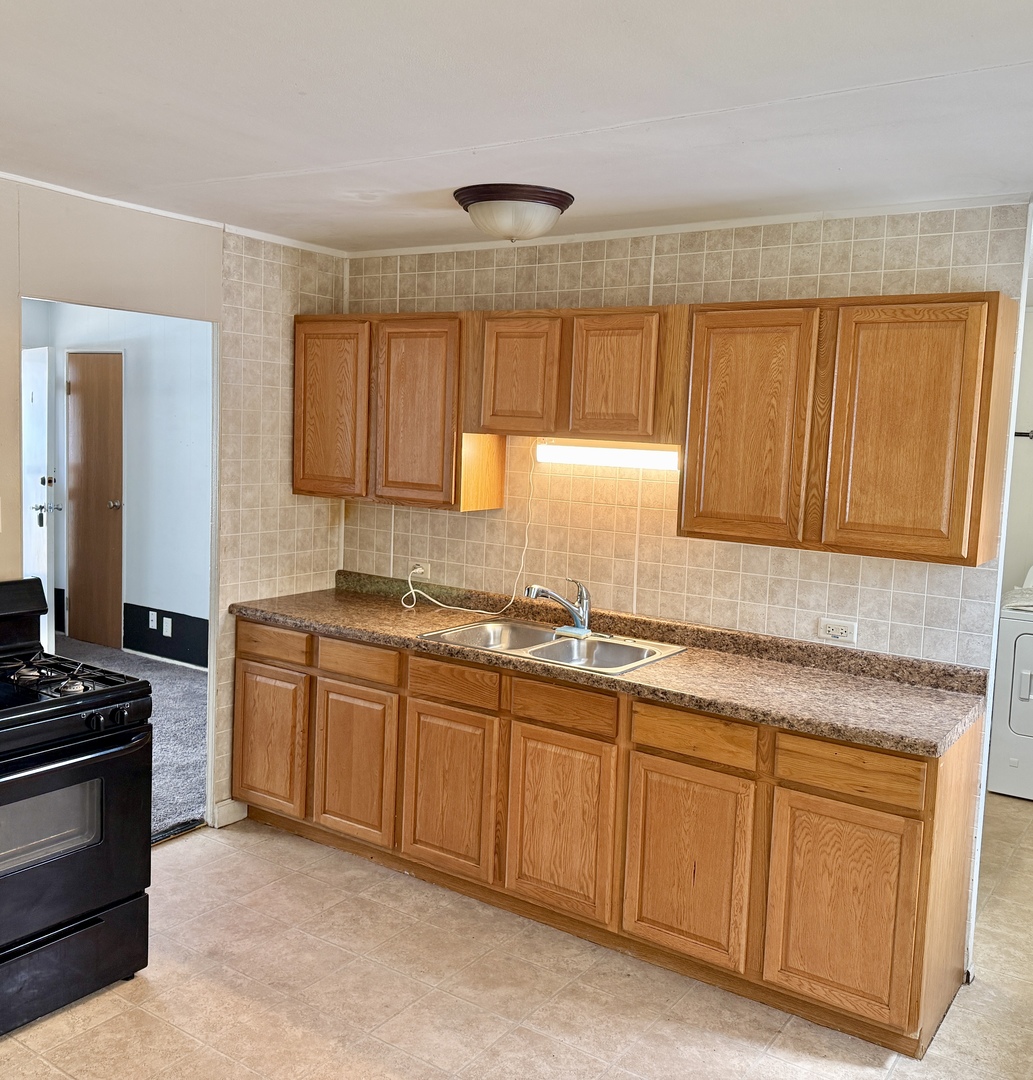 329 Robinson Drive, Morris, IL 60450