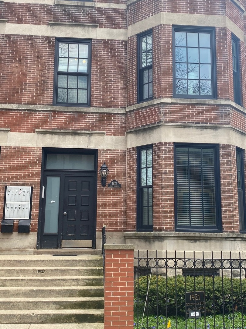 1921 Sedgwick Avenue, Chicago, IL 60614