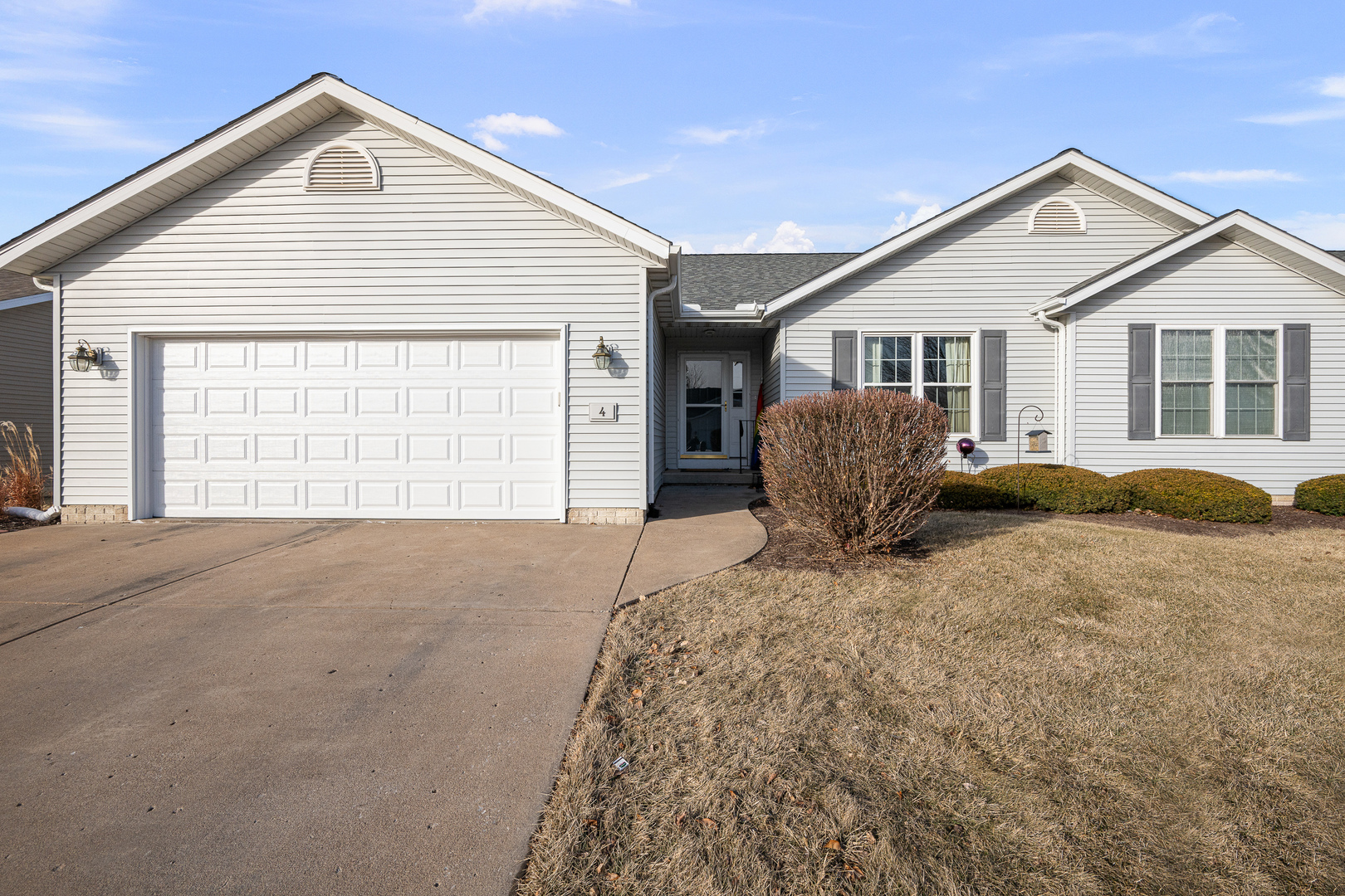 5200 Villa Drive, Davenport, IA 52806