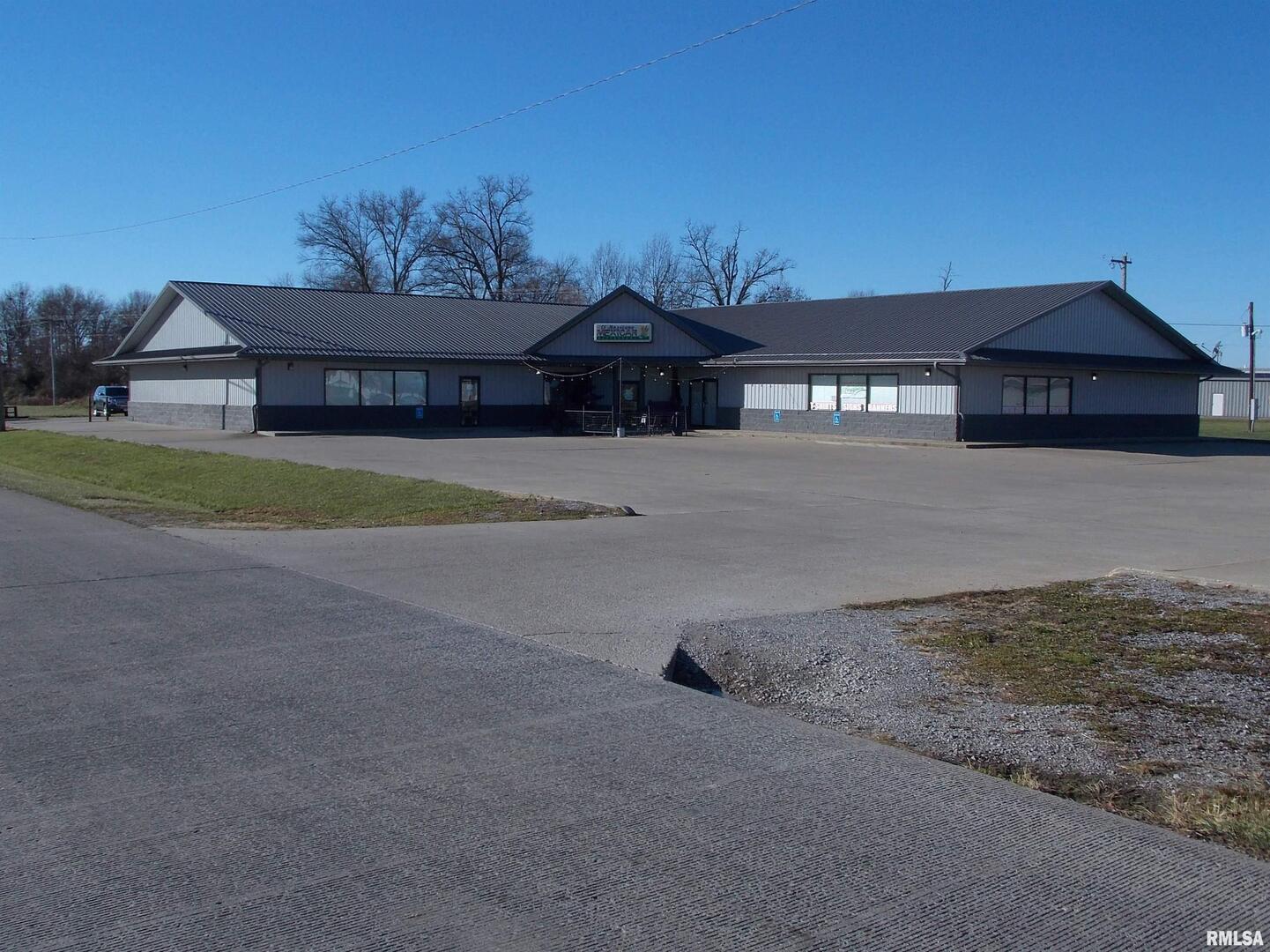 5 WILLIAMSON Drive, Fairfield, IL 62837