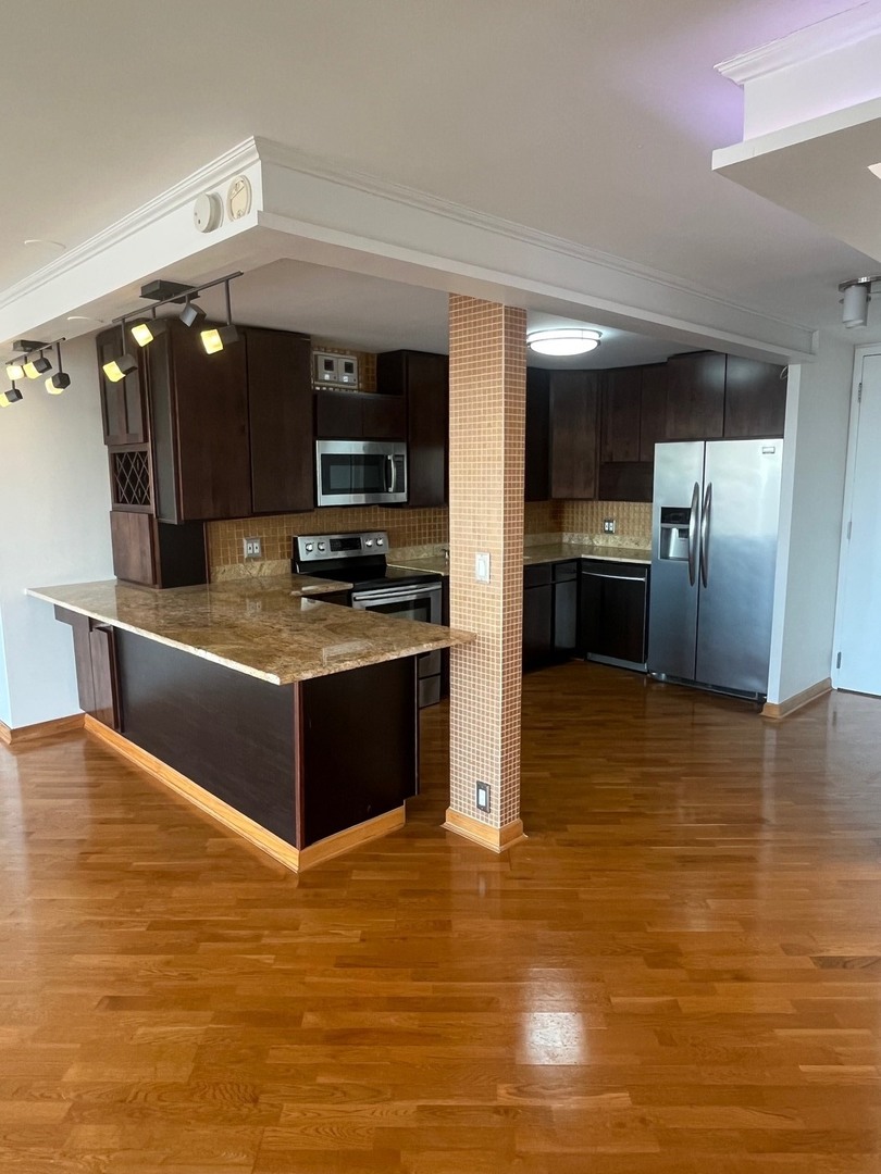 1660 La Salle Drive, Chicago, IL 60614