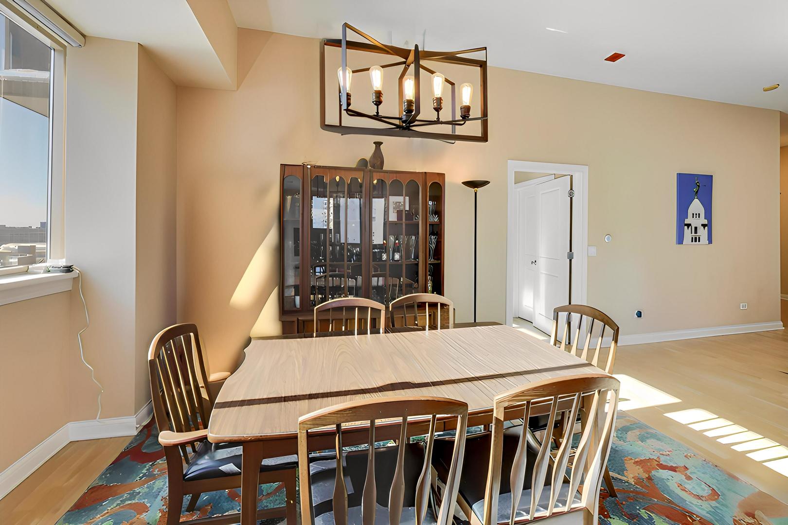 230 Division Street, Chicago, IL 60610