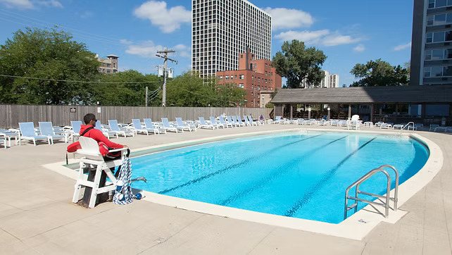 4250 MARINE Drive, Chicago, IL 60613