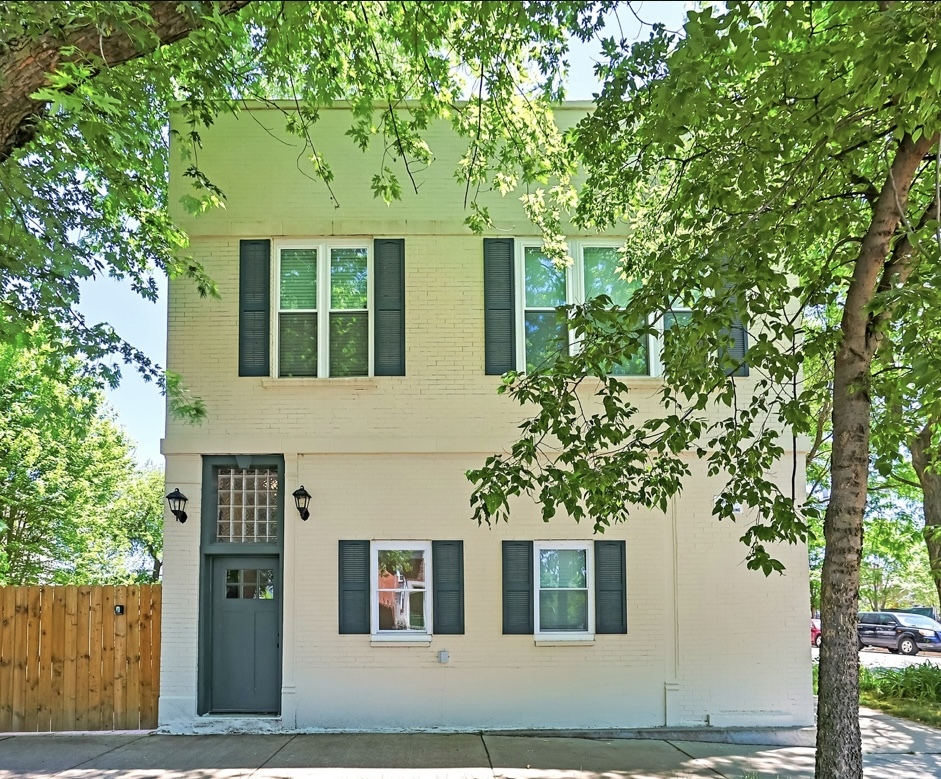 3001 Sawyer Avenue, Chicago, IL 60618