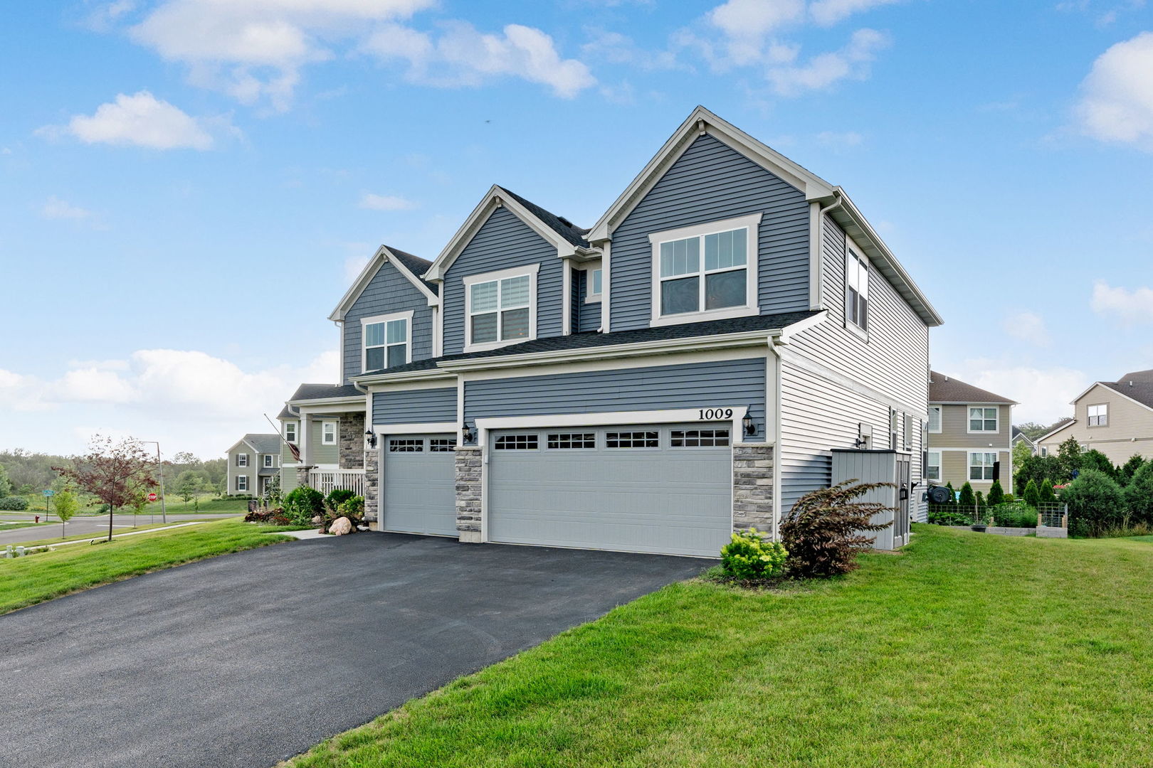 1009 Persimmon Court, Crystal Lake, IL 60012