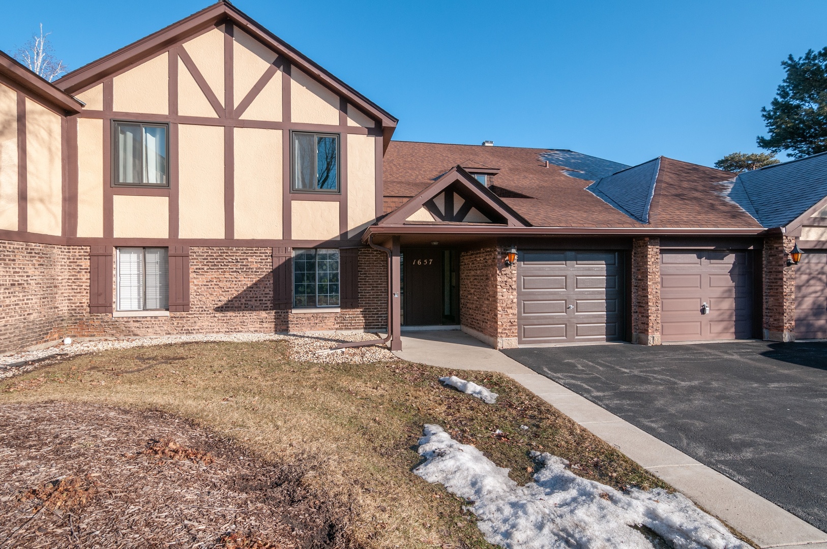 1657 Dover Court, Wheaton, IL 60189