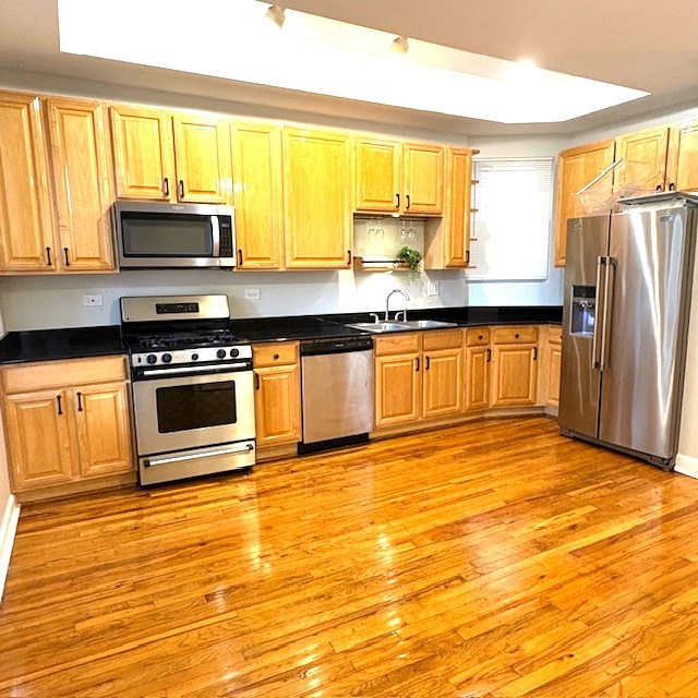 6553 University Avenue, Chicago, IL 60637