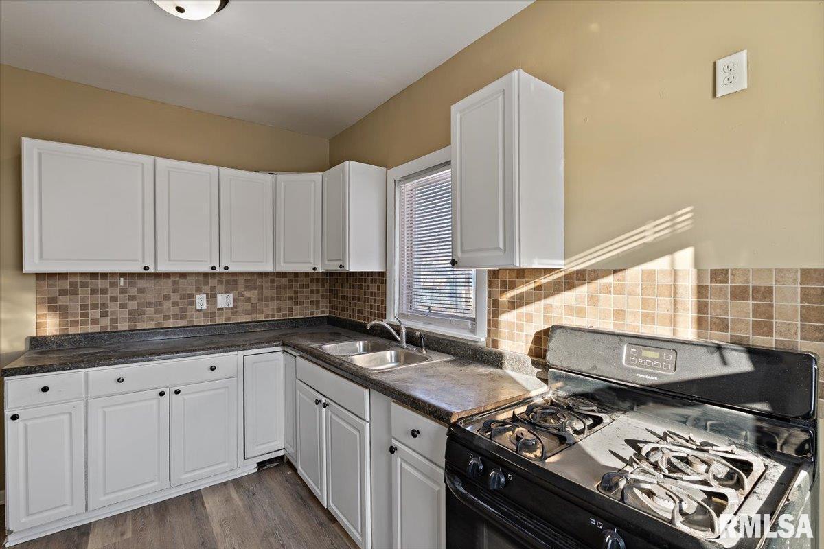 2111 MISSISSIPPI Avenue, Davenport, IA 52803