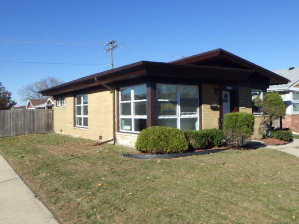 10226 California Avenue, Evergreen Park, IL 60805