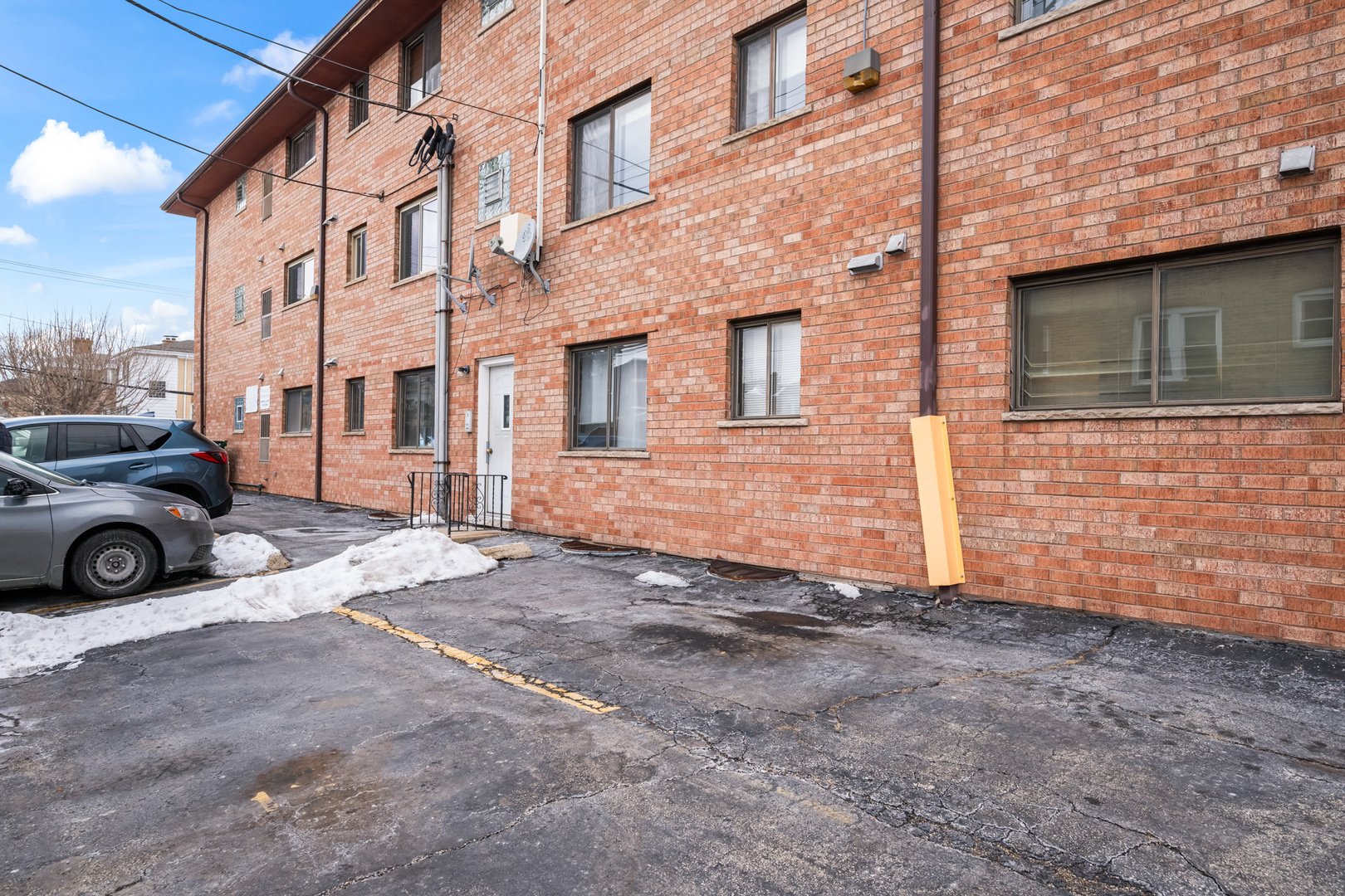 5819 HIGGINS Avenue, Chicago, IL 60630