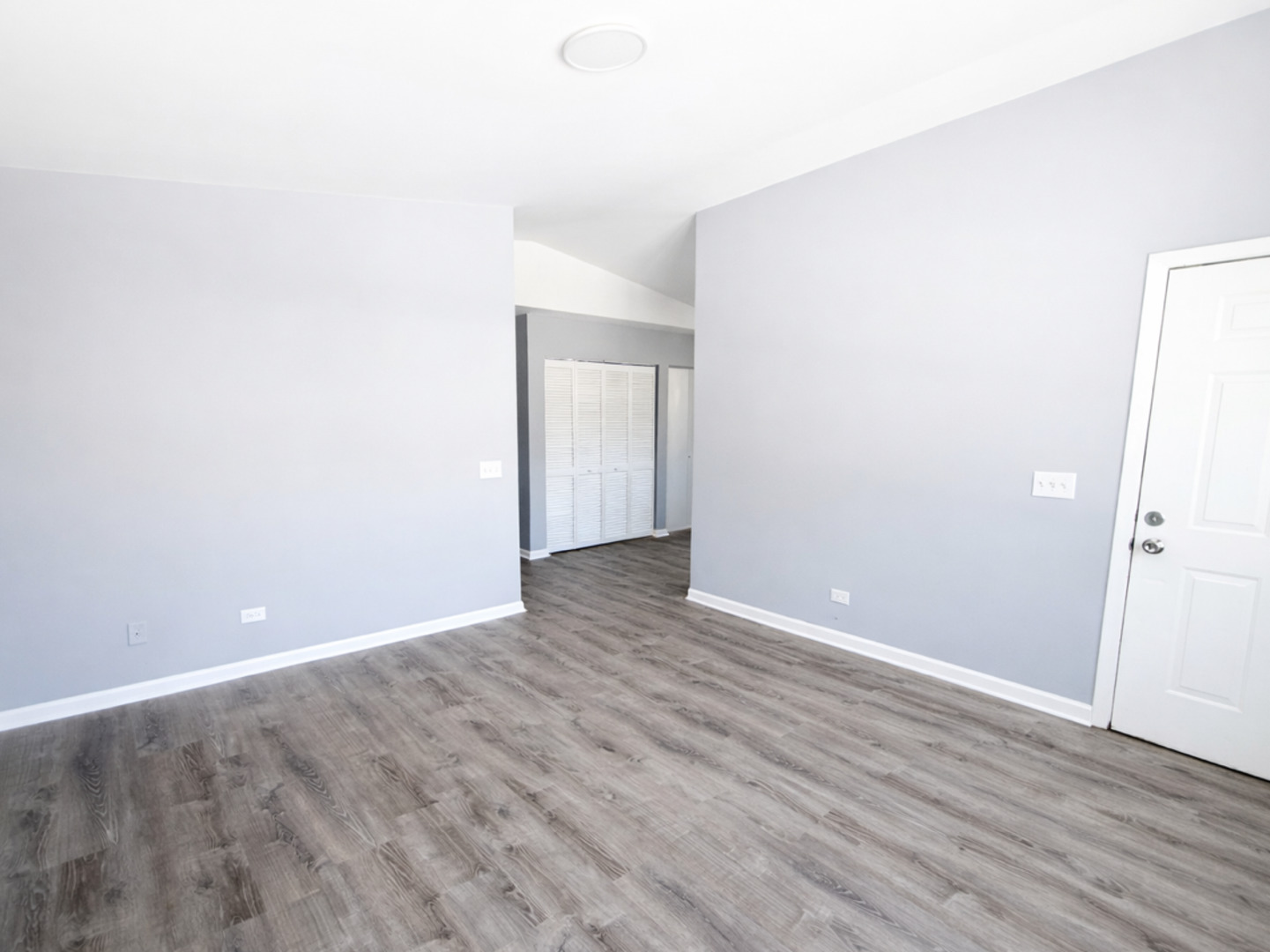 35330 Nielsen Drive, Round Lake Beach, IL 60073