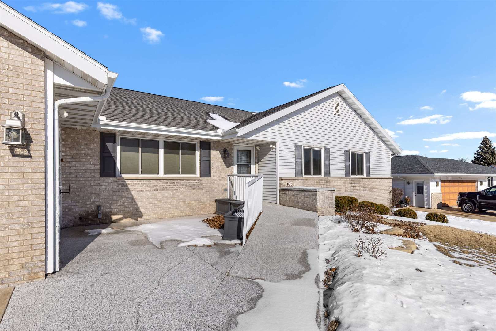 105 ROLLIN, Lena, IL 61048