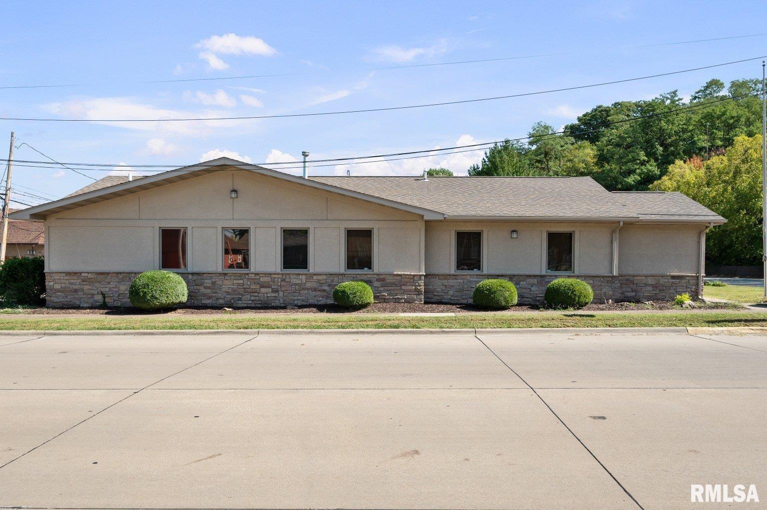 1620 9TH Street, East Moline, IL 61244