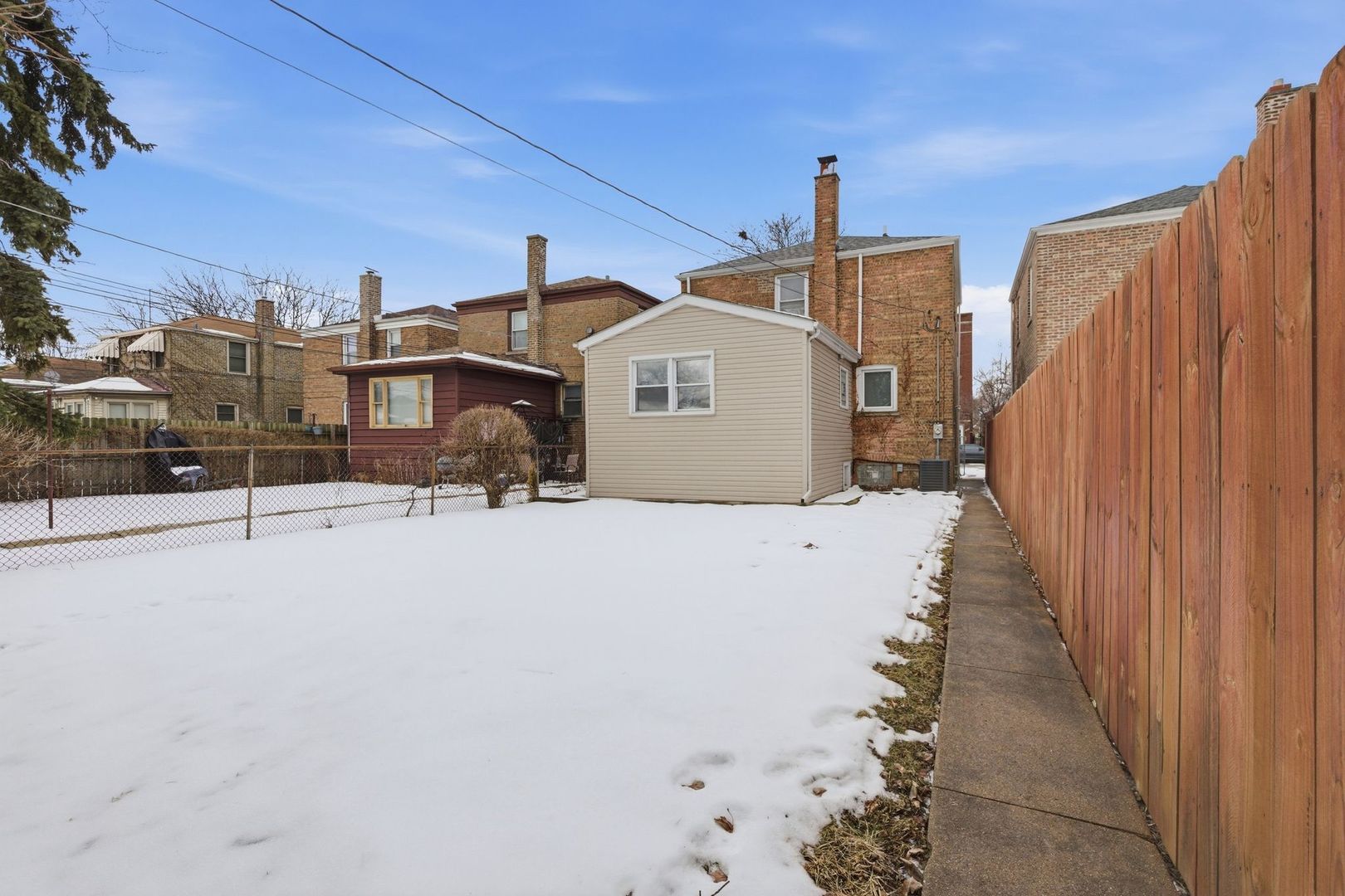 10111 Eberhart Avenue, Chicago, IL 60628