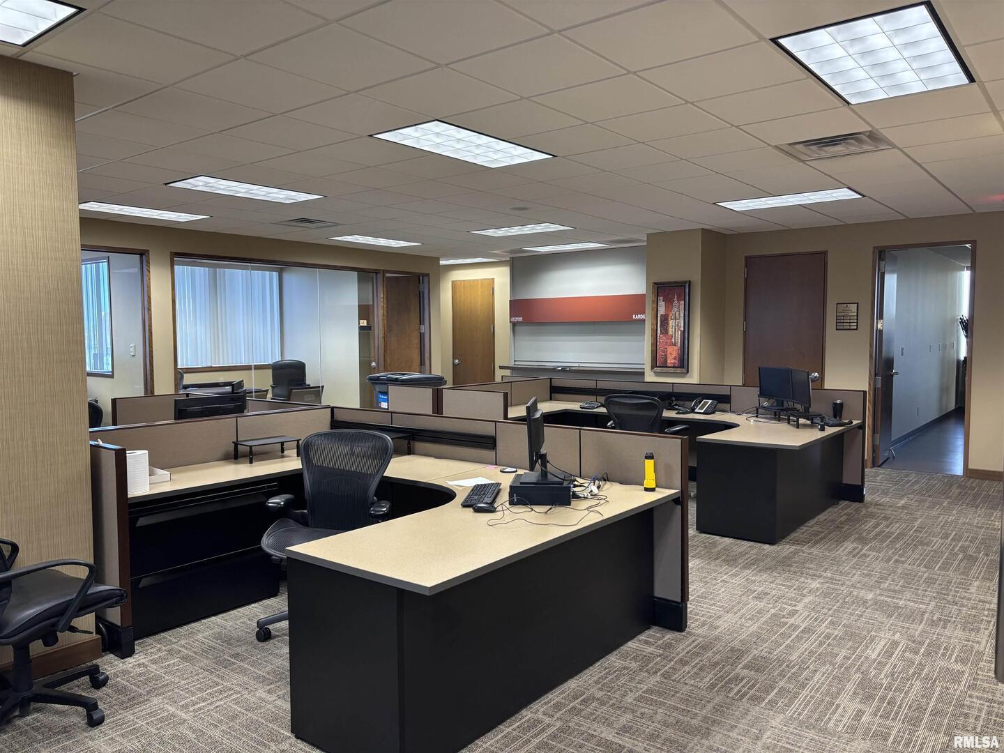 100 KIMBERLY Road, Davenport, IA 52806