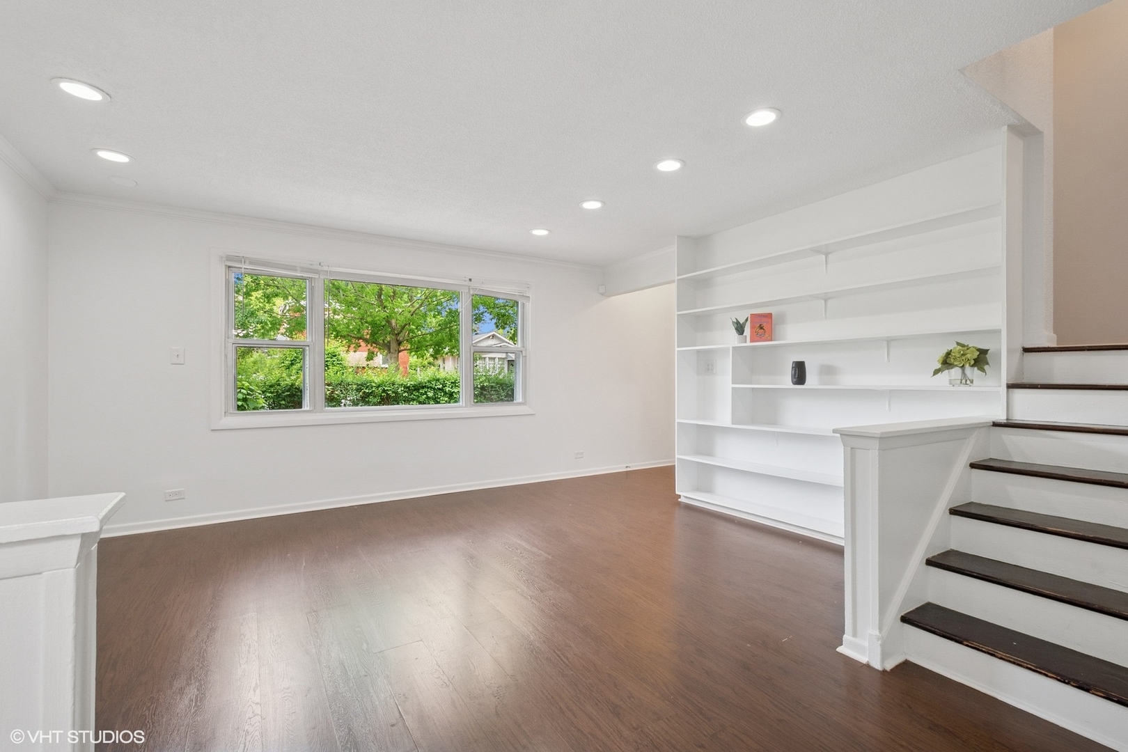 2208 Foster Street, Evanston, IL 60201