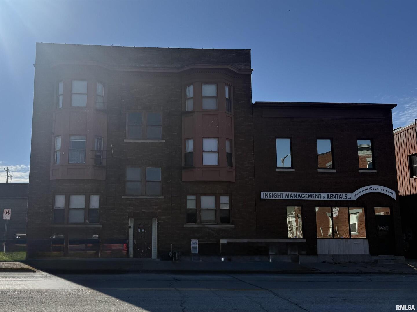 805 2ND Street, Davenport, IA 52802