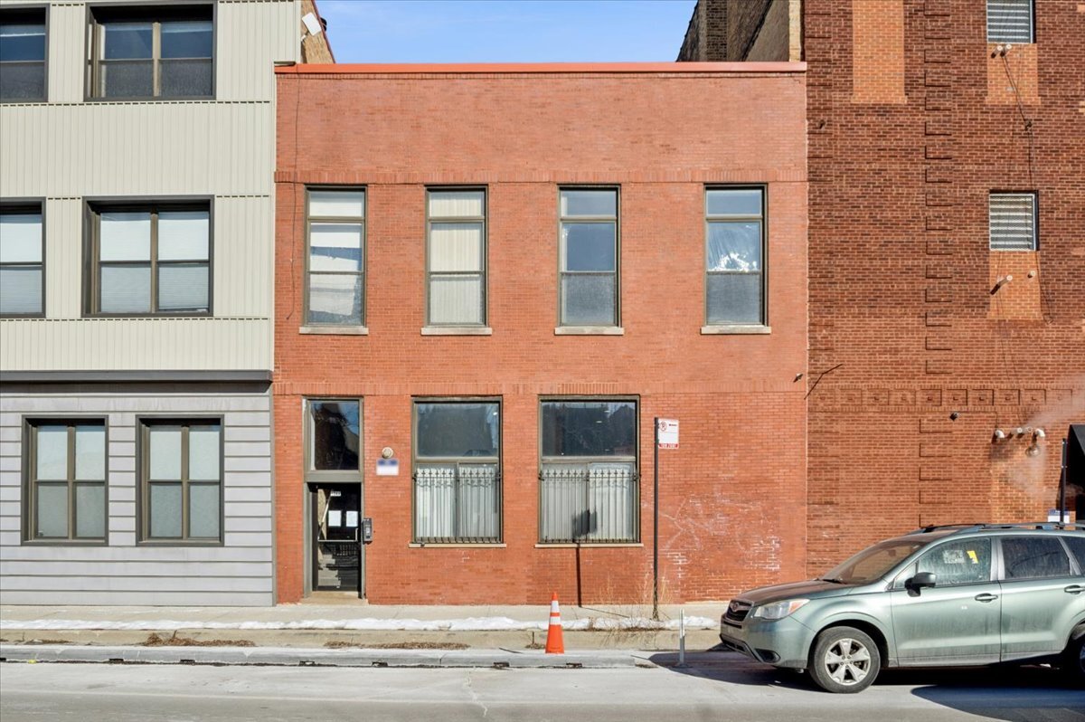 1344 AUGUSTA Boulevard, Chicago, IL 60642