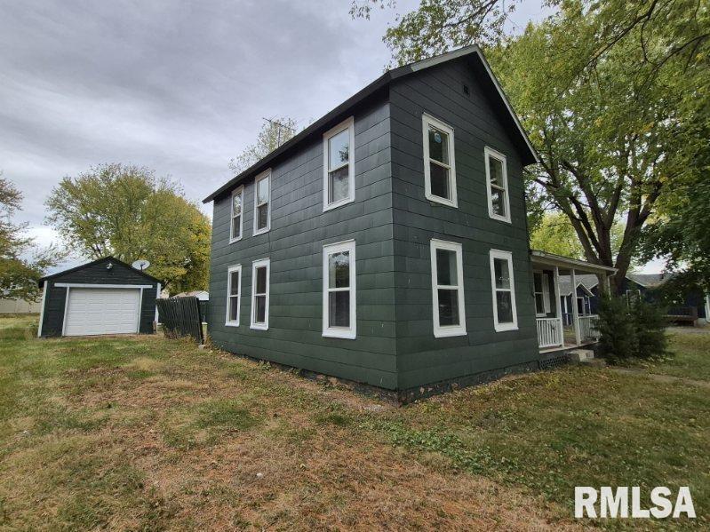 221 MCKINLEY Street, Hooppole, IL 61258