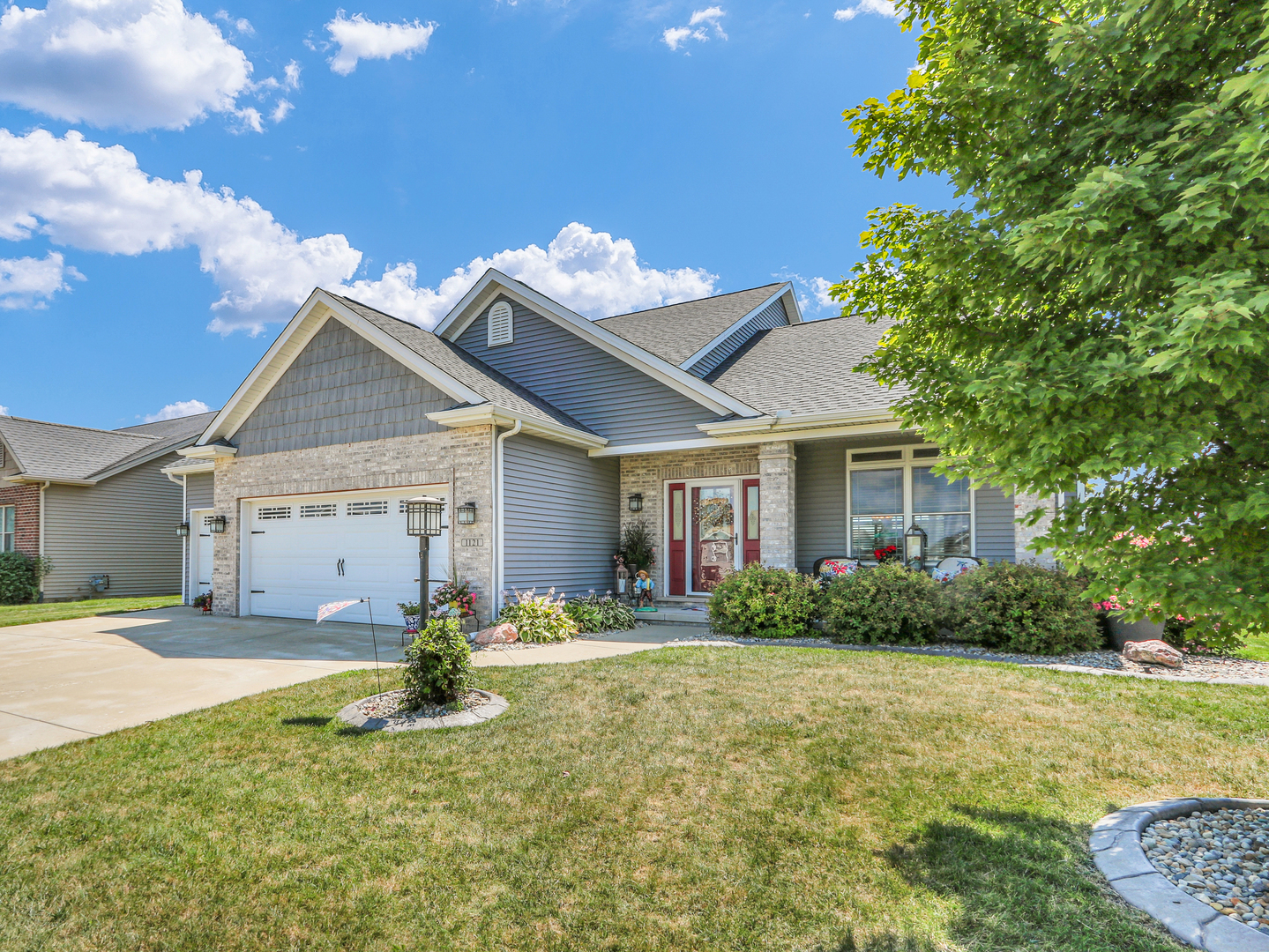 1121 Declaration Drive, Savoy, IL 61874