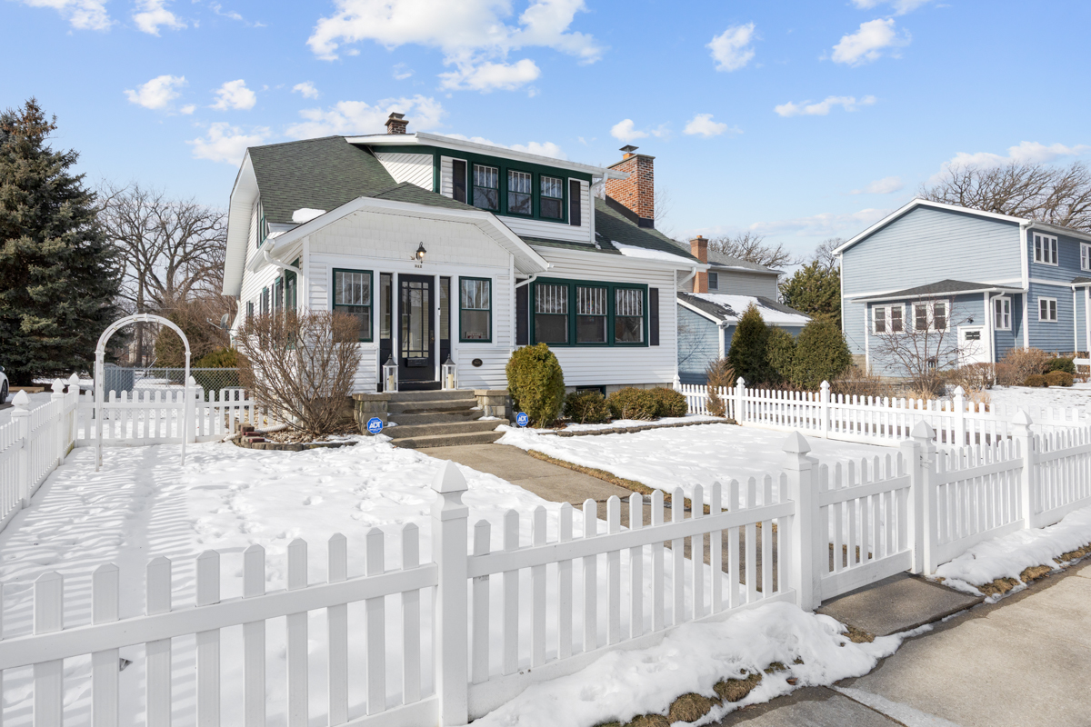 312 Maple Street, Itasca, IL 60143