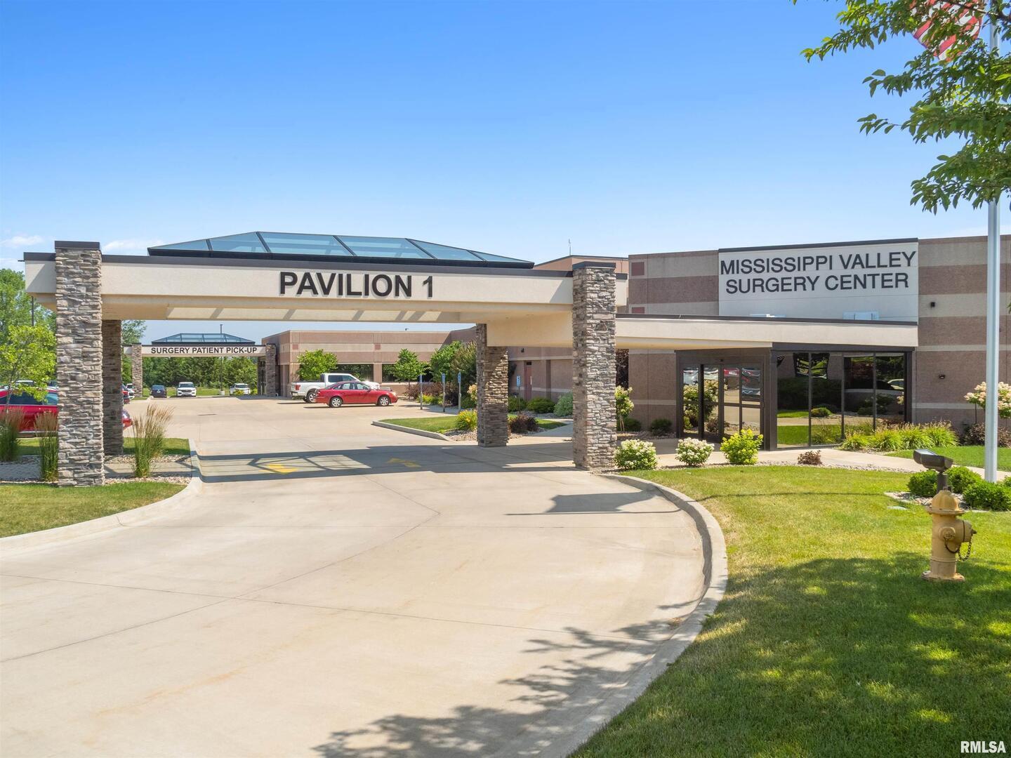 3400 DEXTER Court, Davenport, IA 52807