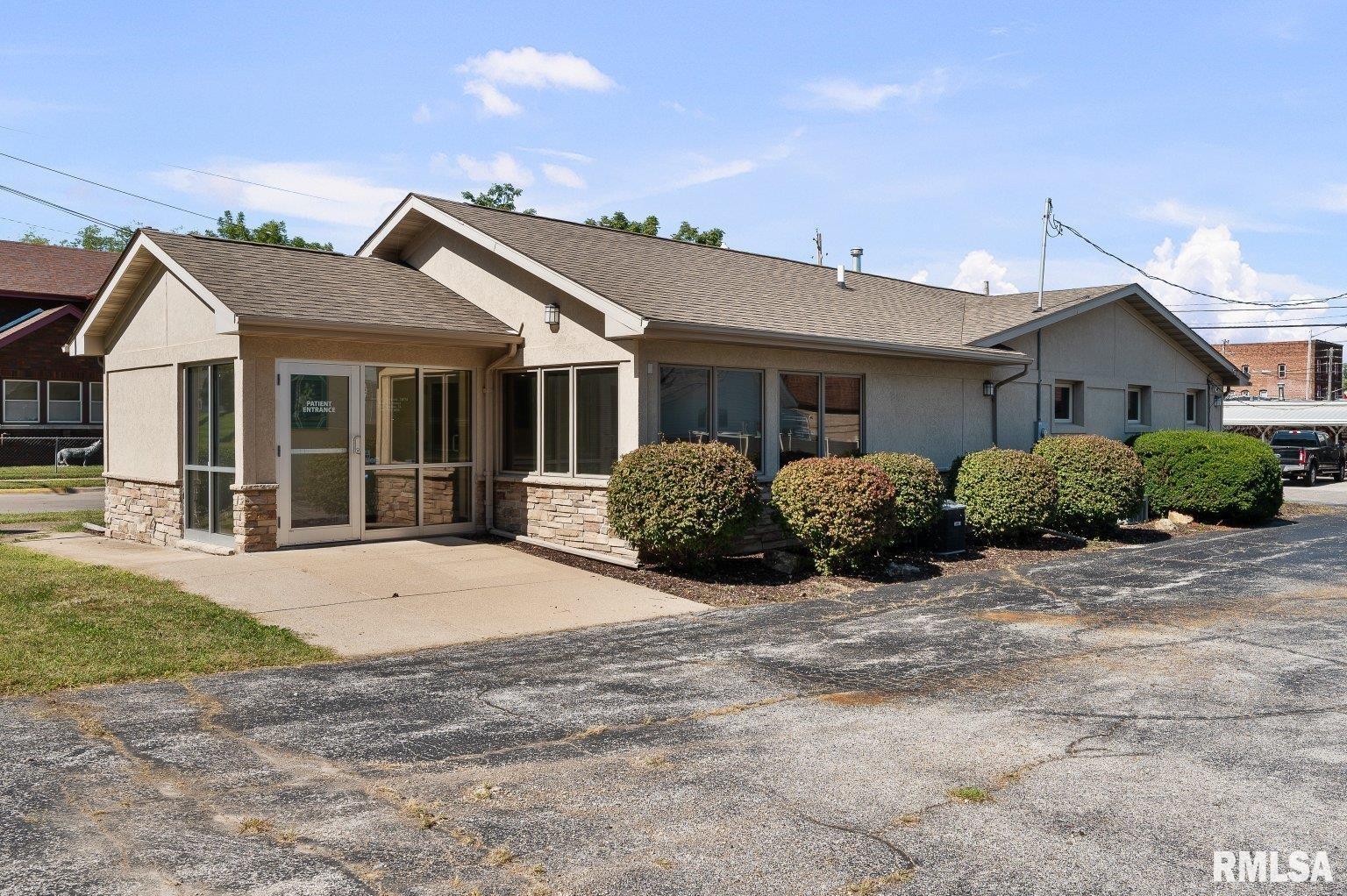 1620 9TH Street, East Moline, IL 61244