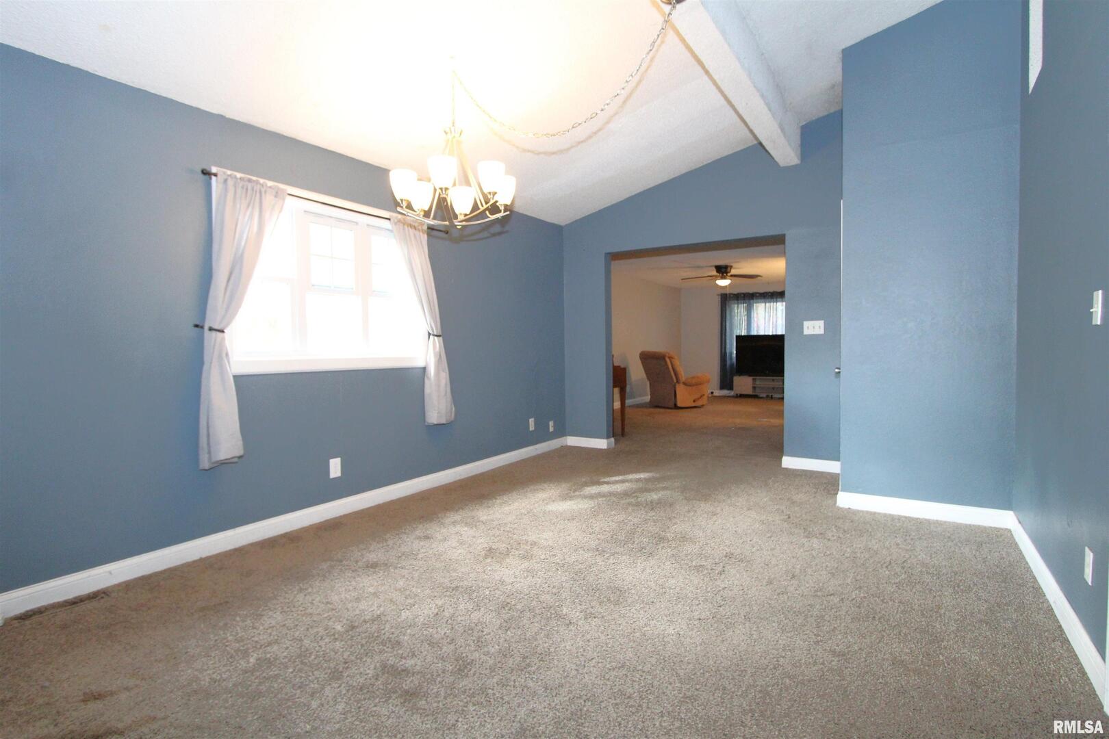 621 6TH Street, Camanche, IA 52730