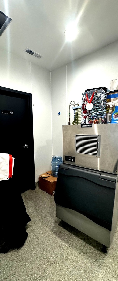 5319 Belmont Avenue, Chicago, IL 60641